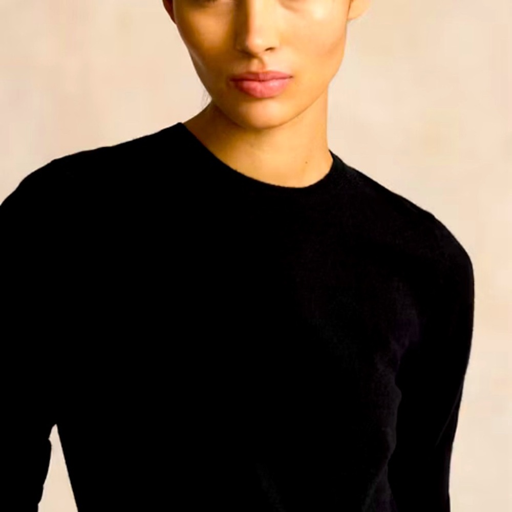 Neiman Marcus Cashmere Black Sweater - Size S (no tags, gently used)